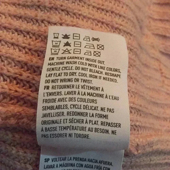 American Eagle Sweater with choker neck - Picture 5 of 5